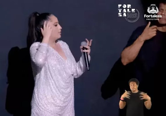 Mari Fernandez viraliza ao confundir interpretação de libras com dancinha do TikTok; veja vídeo