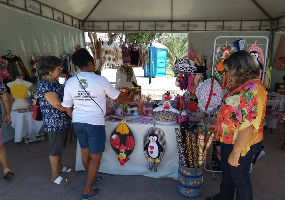 Feira da Economia Solidária valoriza artesanato local