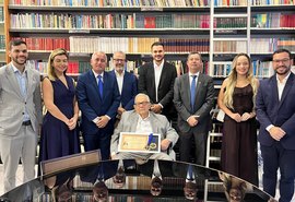 Sindicato dos Advogados de Alagoas homenageia o jurista Marcos Bernardes de Mello pelos 70 anos dedicados à advocacia