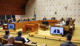 Moraes e Mendonça batem boca durante julgamento no STF