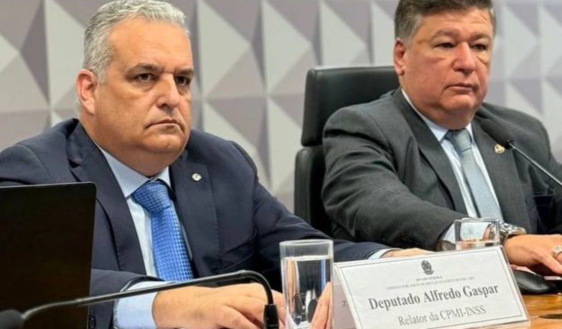 Enquanto CPMI cata holofotes e cheira a pizza, Lula devolve dinheiro dos aposentados, devidamente corrigido