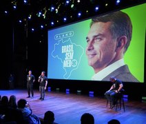 Flávio Bolsonaro apresenta plano 'Brasil sem Medo' inspirado em modelo de El Salvador
