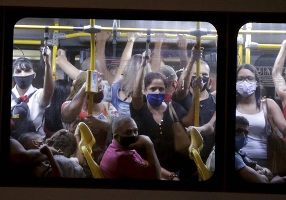 Taxa de contágio da Covid-19 no Rio volta a subir e preocupa especialistas