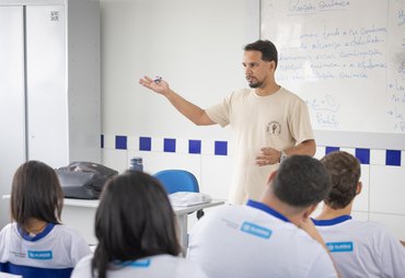 Governo de Alagoas abre inscrições para concurso com 521 vagas para professor