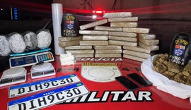 Carro de suspeitos de tráfico é abordado com 23 kg de drogas em Maceió