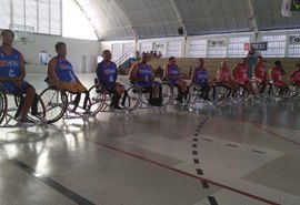 Semudh entrega cadeiras de rodas especiais a 12 atletas do basquete alagoano