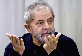 Renan e Paulão comemoram liberação de mensagens à defesa de Lula