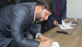 Téo Higino toma posse do cargo de prefeito de Campo Grande em Alagoas