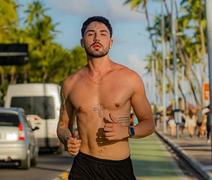 Rico Melquiades surpreende ao anunciar cirurgia para diminuir altura