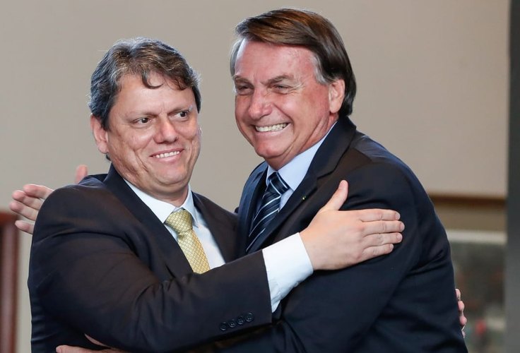 Mudança de rumo exibe caráter oportunista de Tarcísio como 'bolsonarista de ocasião'