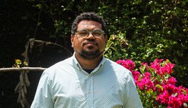 Jean Albuquerque lança audiolivro de poemas “A ressaca do mar trincou meus ossos”