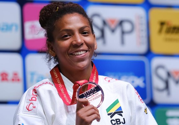 Brasileira Rafaela Silva leva bronze em Mundial de Judô