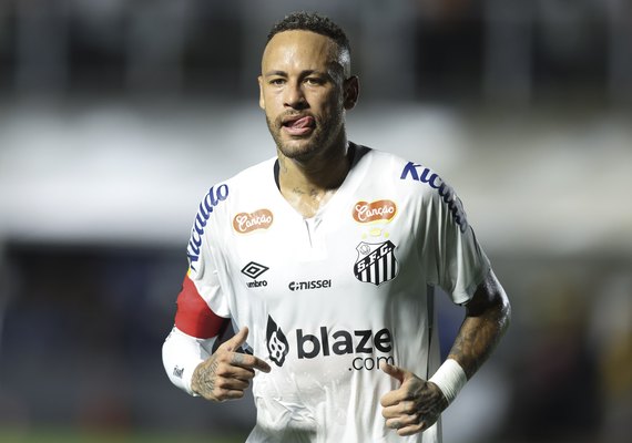 Pai de Neymar quer renovar com Santos, mas admite entrave financeiro: “Falta muita...”