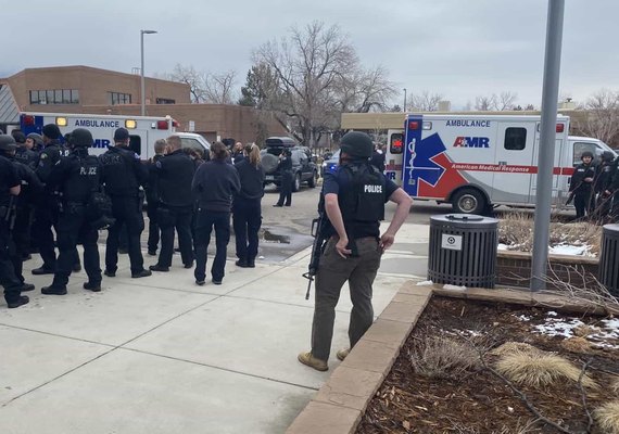 Dez pessoas morrem após tiroteio em supermercado dos Estados Unidos