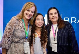 Fátima Canuto lança manual de educação bilíngue em evento em SP