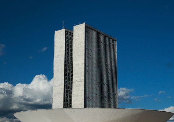 Câmara aprova texto-base da Medida Provisória que cria Auxílio Brasil