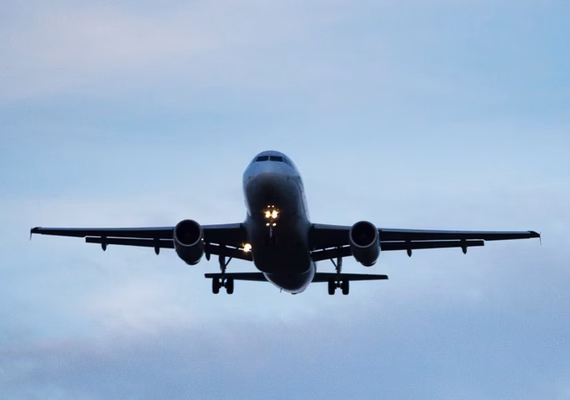Avião que ia para AL faz pouso de emergência no Aeroporto de Brasília