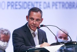 Presidente da Petrobras renuncia após pressão do governo