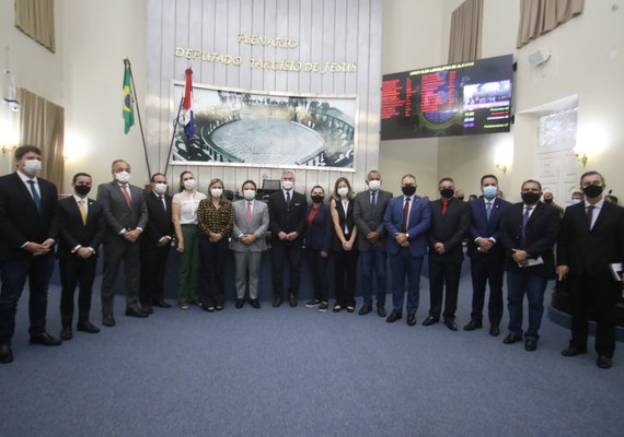 Collor diz que vai atuar como ponte entre deputados e governo federal