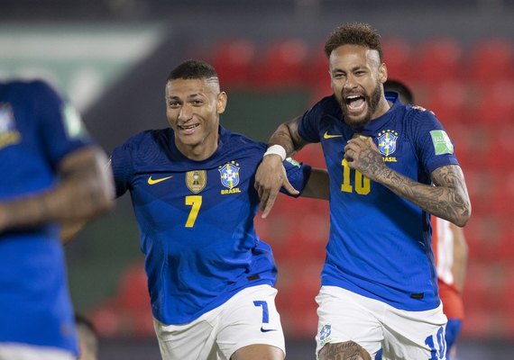 Brasil vence Paraguai fora de casa após 35 anos e dispara nas Eliminatórias