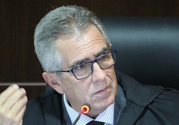 Prefeito de Santana do Ipanema permanece no cargo