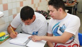 Rede estadual oferta mais de 13 mil vagas para a Educação de Jovens e Adultos