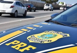 PRF apreende 54 toneladas de milho em São Miguel dos Campos