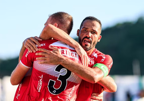 CRB joga nesta sexta (18) contra o ﻿Brusque; equipes lutam para escapar do Z-4