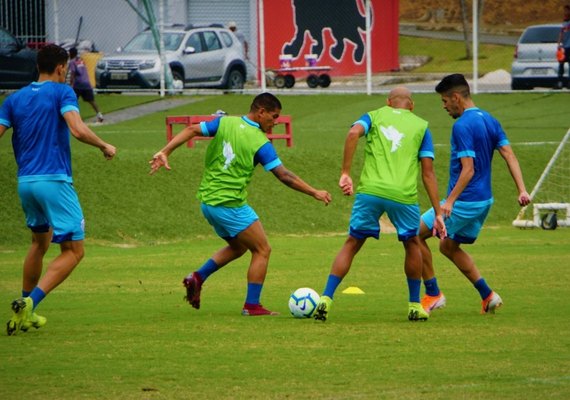 CSA encara Bahia com disponibilidade Alan Costa, Bustamante e Alecssandro