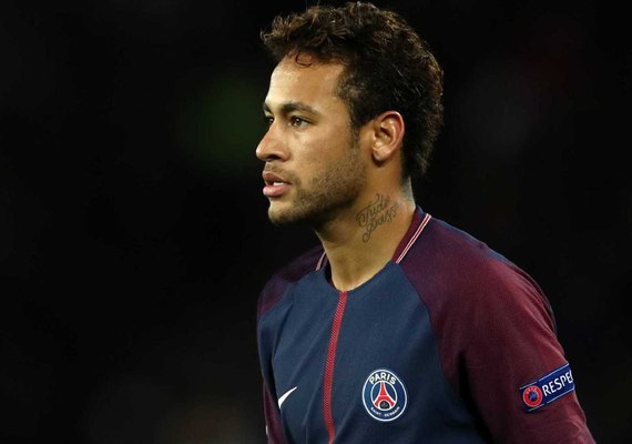 Neymar decide ficar no Paris Saint-Germain