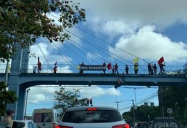 Manifestantes vão às ruas de Maceió e pedem saída de Bolsonaro