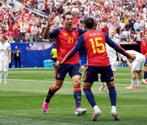 Espanha encerra jejum e volta a vencer jogo eliminatório em Copas