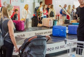 Quando o morador vira turista: jovens buscam pela novidade fora de Maceió na alta temporada