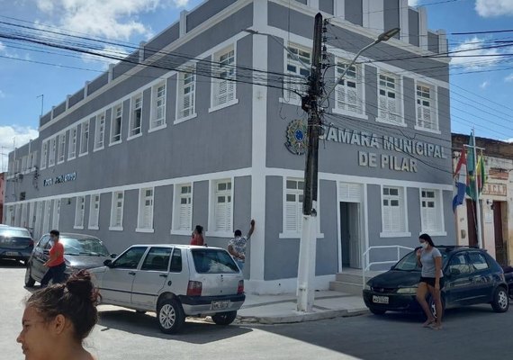 Câmara de vereadores do Pilar suspende aumento dos salários