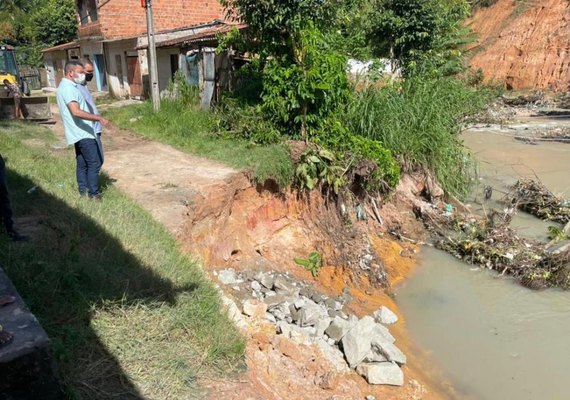 Prefeitura faz ações de contenção em barreira na Grota Bom Jesus