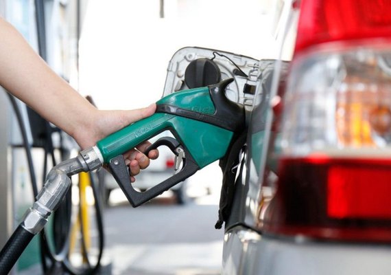 Petrobras anuncia sexto aumento da gasolina no ano