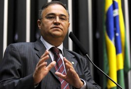 Ex-deputado João Caldas é internado com suspeita de problemas cardíacos