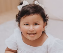 Fome sem fim: síndrome rara afeta menina de 2 anos no Acre