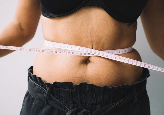 Confira dicas para reduzir a gordura na barriga depois dos 40