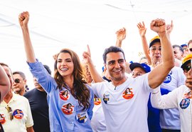 JHC e Marina JHC visitam feira no Piau e recebem apoio de comerciantes e moradores
