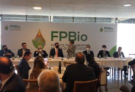 Presidente da Unicafes acompanha audiência sobre inclusão produtiva