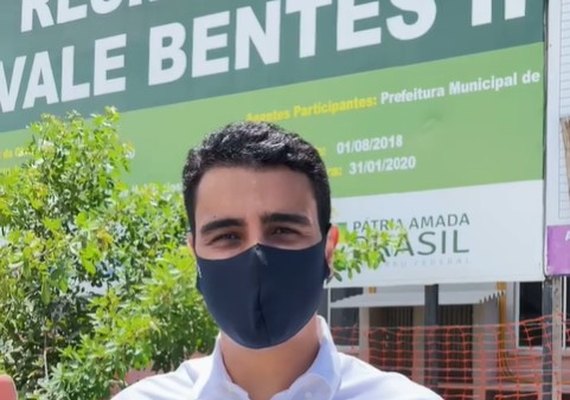 Prefeito JHC ´toma pra si´ obra que já estava concluída no Benedito Bentes
