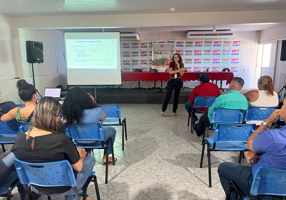 Cooperativas da Unicafes-AL participam de oficina técnica sobre o PAA 2025 em Alagoas