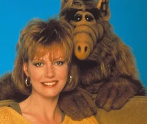 Morre Anne Schedeen, atriz de Alf e intérprete de Kate Tanner, aos 77 anos
