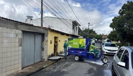Moradores recebem orientações sobre descarte correto no Ecoponto Petrópolis