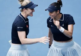 Luisa Stefani e Dabrowski vencem na estreia e avançam no US Open
