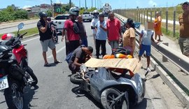Motociclista morre em colisão com caminhão na Avenida Josefa de Melo, em Maceió