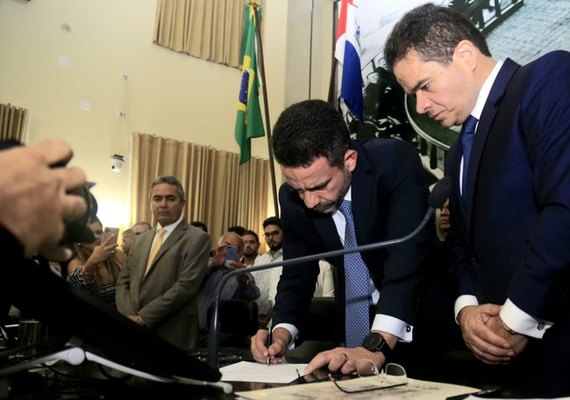 Paulo Dantas é empossado como governador-tampão de Alagoas