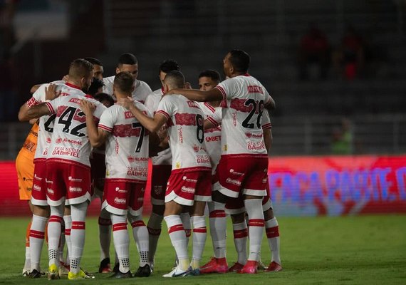 CRB garante oito titulares para 2026 e negocia com outros três