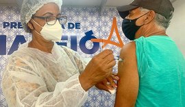 Maceió começa a aplicar 4ª dose para idosos com 70 anos ou mais neste sábado (26)